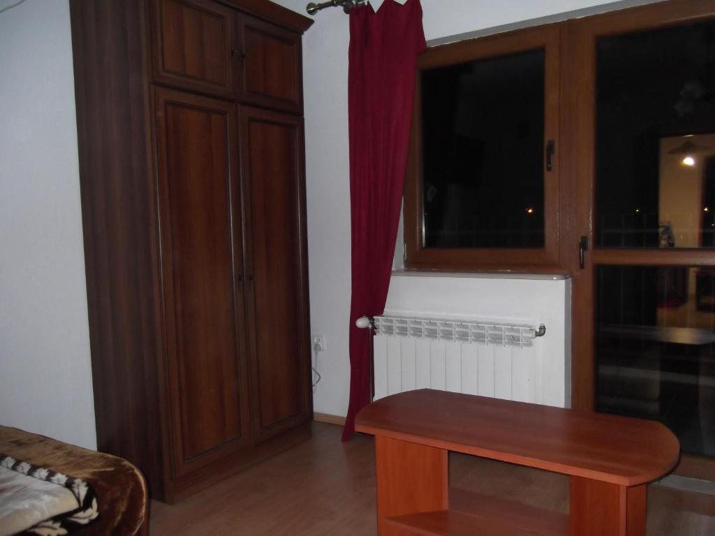 Dworek W Zieleni Warszawa Rum bild